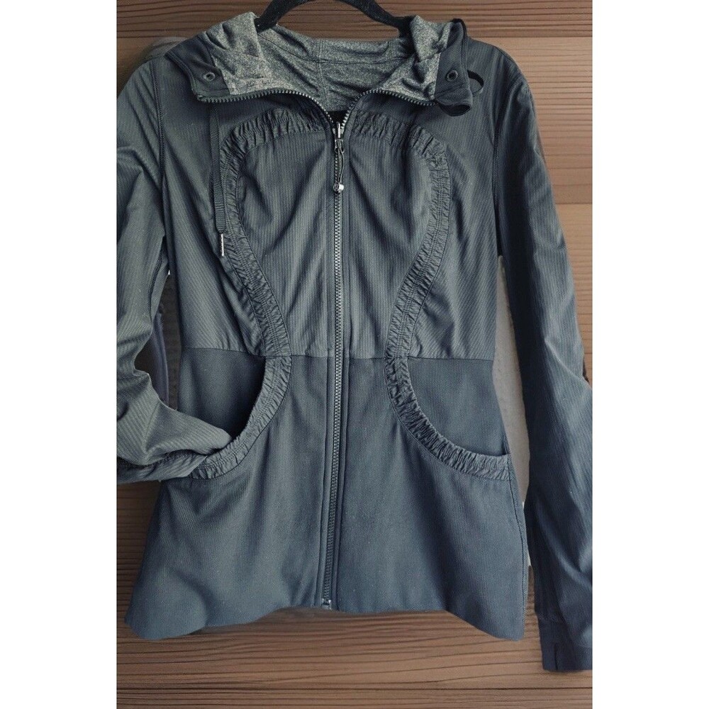 Lululemon Reversible Jacket Women 6 Black Gray Hooded Dance Yoga Zip Up - Picture 10 of 15